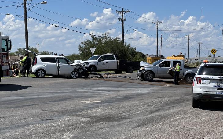A crash shut down all lanes of traffic on North Bell Street on Thursday afternoon in San Angelo.