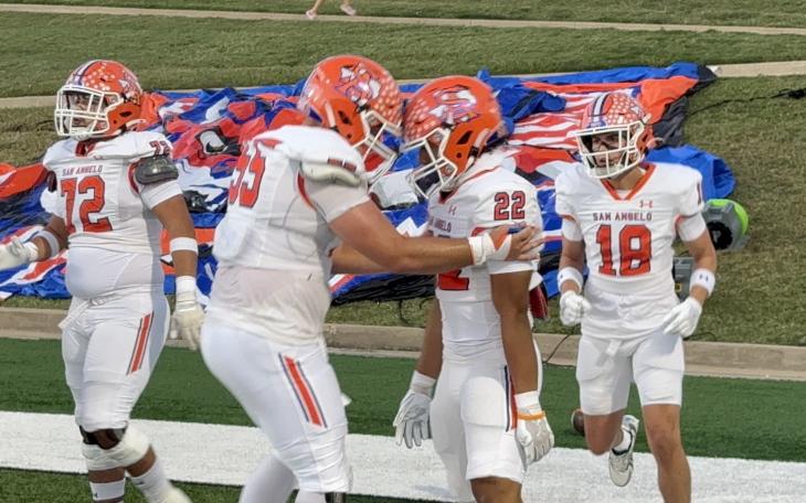 The Central Bocbats celebrate a touchdown in the 'Cats big win over Waco 2025