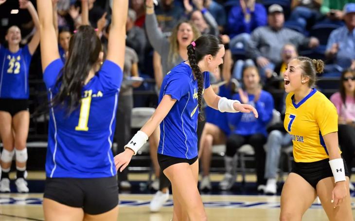 The Angelo State volleyball team continued its red-hot play with a 25-21, 26-24, 25-23 win over UT Tyler on Friday in the semifinals of the Lone Star Conference Tournament.