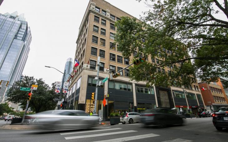 Billionaire Jeff Yass donated $100 million to offer free tuition permanently to students who enroll at the University of Austin