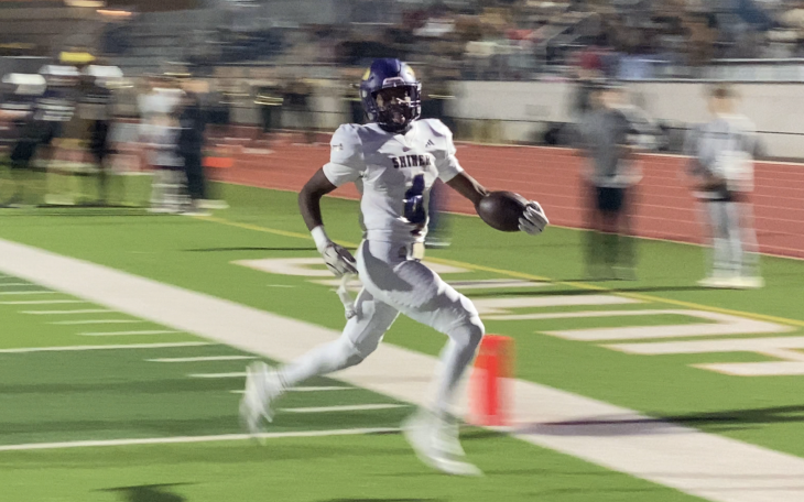 Shiner Comanche Running Back Quincy Jones scores a touchdown