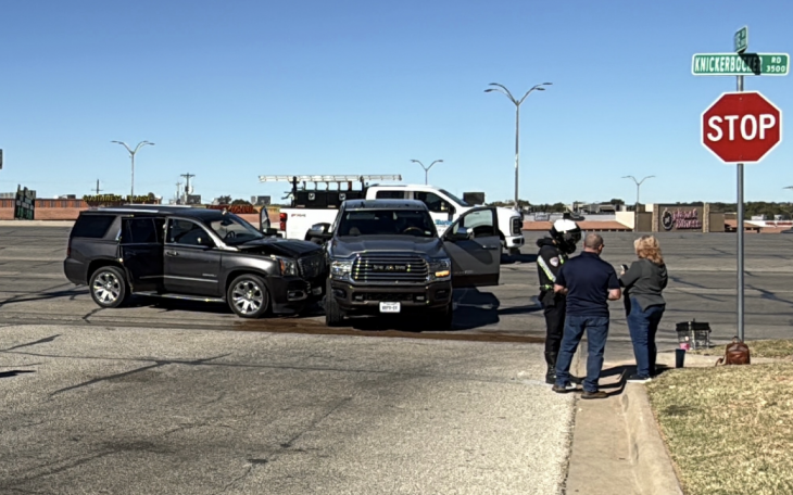 Crash on Executive Drive and Knickerbocker Road