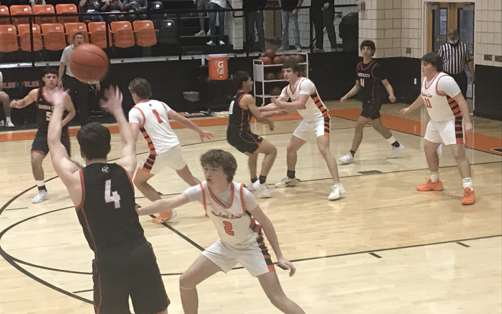 Robert Lee's Bryson Hayes defense against Garden City's Brik Fryar on Tuesday, Feb. 17, 2026.