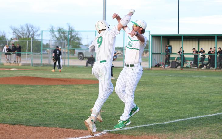 Kellan Oliver went 4-for-4 with two home runs to lead the No. 5-ranked Wall baseball team to a 15-1 win over Clyde on Tuesday.