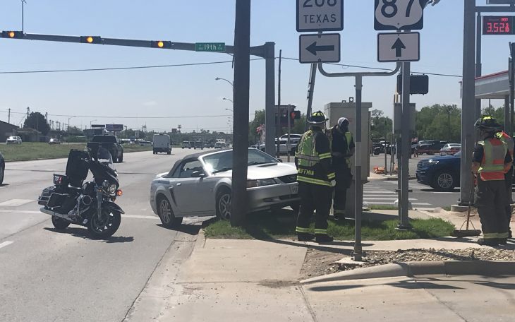 Silver Mustang made an unsafe turn off North Bryant onto 19th Street