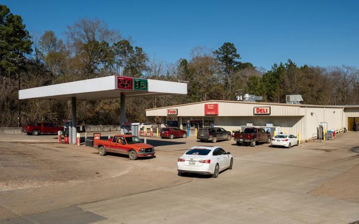 The Brookshire Brothers Express grocery store and gas station in Pineland on Jan. 29, 2026.