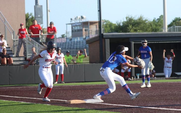 Sundown and Muenster compete in the Class 2A Division II state semifinals during the 2026 season.