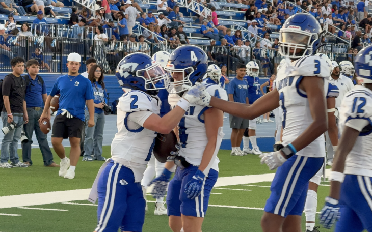 The Lake View Chiefs celebrate a touchdown in their win over Fort Stockton, 2026.