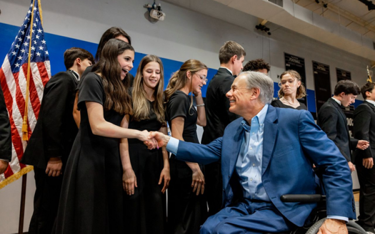 Governor Greg Abbott meets with students.