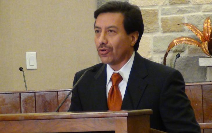 Roland Peña addresses the media (LIVE! photo by Cheyenne Benson)