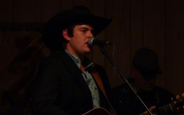 Case Hardin entertains at the VFW (LIVE! photo by Cheyenne Benson)