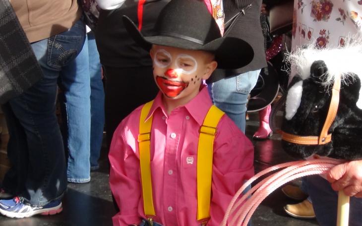 A rodeo clown is tough enough to wear pink (LIVE! photo by Cheyenne Benson)