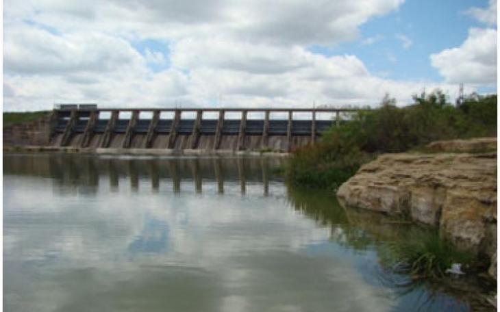 Lake Nasworthy water levels continue to fall.  (LIVE! Photo by Lauren Lopez)