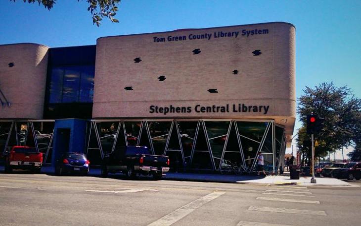 The Tom Green County Library on 33 West Beauregard (LIVE! photo by Chelsea Schmid)