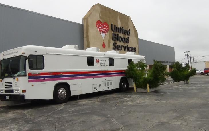The mobile donation bus services additional donors (LIVE! photo by Cheyenne Benson)