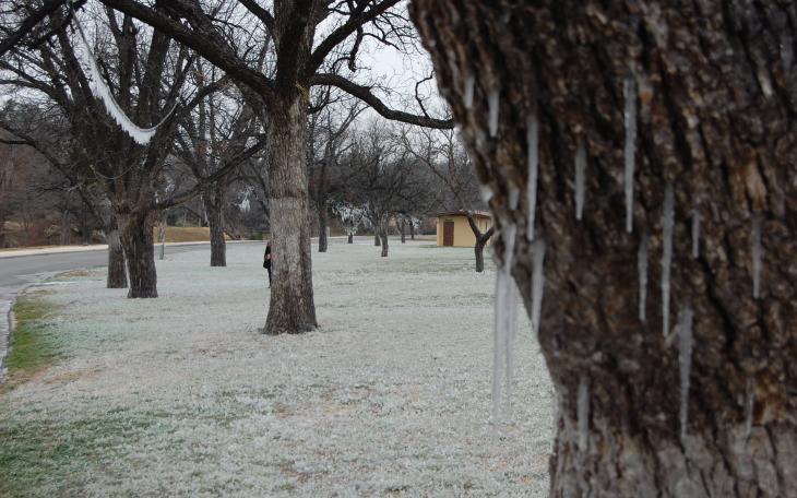Tami Rutland shows a piece that has been specially made for a family. (LIVE! Photo by Chelsea Schmid)