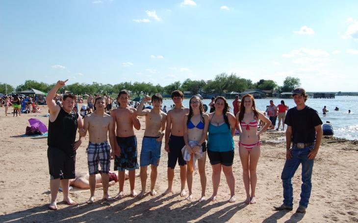 A group of Veribest high-schoolers celebrated the beginning of summer at Mary E. Lee Beach on Saturday. (LIVE! Photo/Martin Reinhard)