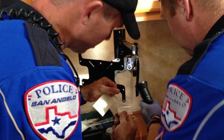 Jacoby Sosa and his family pose with his prize. (LIVE! Photo/Chelsea Schmid)