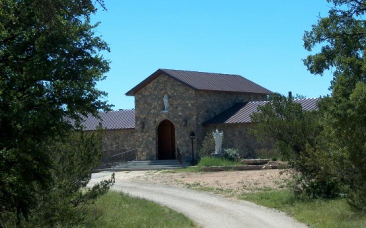 The entrance of Mount Carmel Hermitage (Photo Courtesy of carmelitehermits.org)