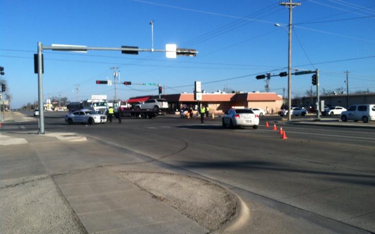 Car wreck on Pulliam and Bell on Feb. 7, 2014 (LIVE! Photo/John Basquez)