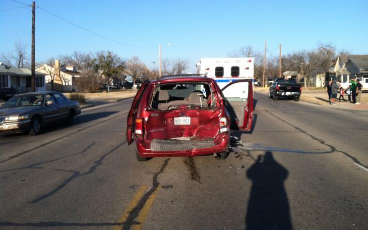 Three vehicle accident at San Angelo's Irving Ave. and 19th St. at 5:12 p.m. (LIVE! Photo/John Basquez)