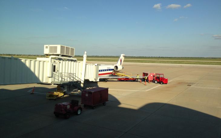 There&amp;#039;ll be no sunshine on the runway for the next couple of days, a fact that has cancelled some AA flights. (LIVE! Photo by Joe Hyde)