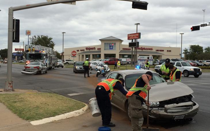 Crash at Abe and Harris on Monday, Nov. 3, 2014. (LIVE! Photo/John Basquez)