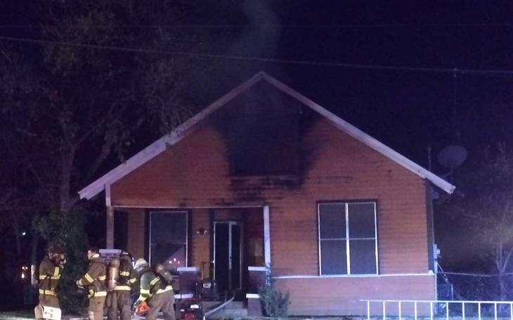 Fire on 100 block of Allen Street on Nov. 27, 2014. (LIVE! Photo/John Basquez)