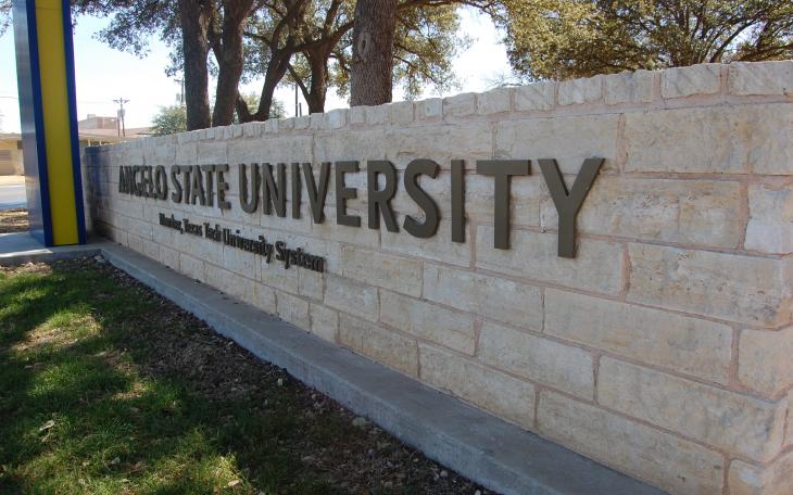 LIVE! Photo by Chelsea Schmid