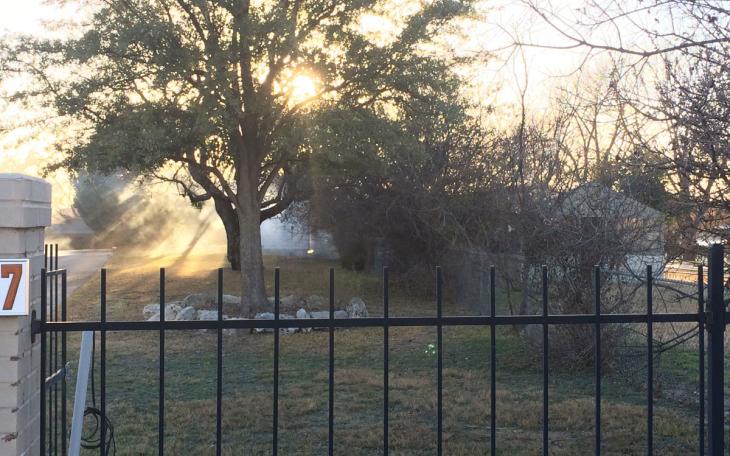 Fire at 2000 block of Beaty Road. (LIVE! Photo/John Basquez)