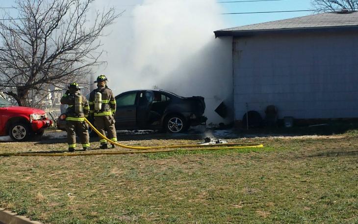 Fire in 2800 block of Raney St. on Feb. 18, 2015. (LIVE! Photo/Amanda Henson)