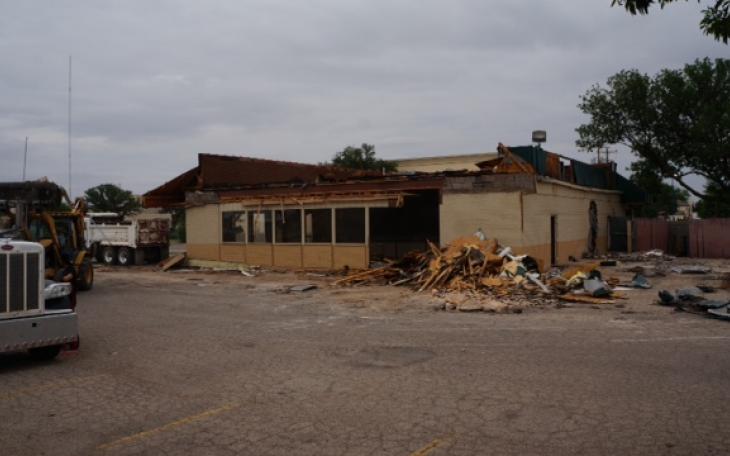 Tearing down Grandy's on May 23, 2014. (LIVE! Photo/John Basquez)