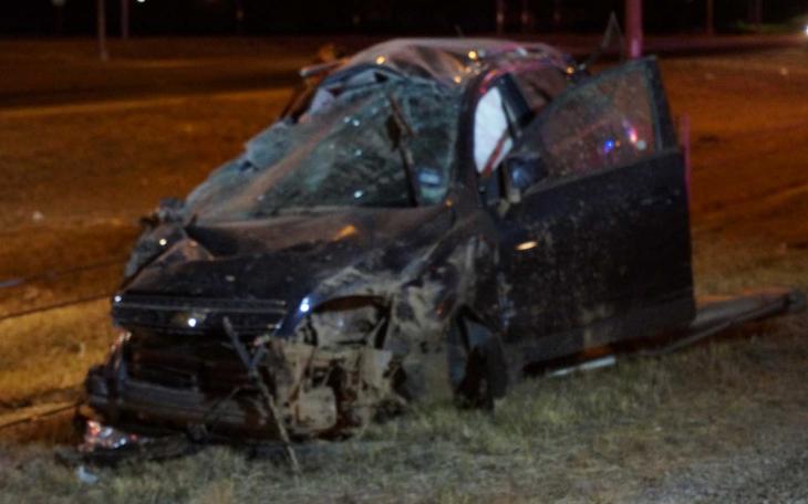 Major crash closes Houston Harte Expressway at Howard St. on Dec. 16, 2014. (LIVE! Photo/John Basquez)