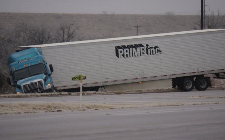 A jackknifed tractor trailer on N. Bryant Wednesday morning, Dec. 31, 2014. (LIVE! Photo/John Basquez)