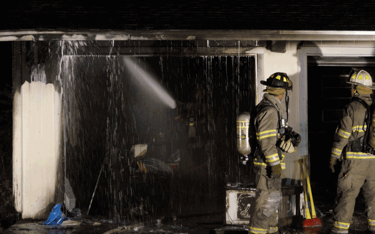 Fire at 2300 block of Jomar. (LIVE! Photo/Joe Hyde)