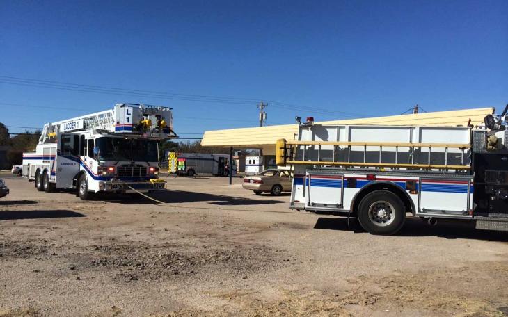 A propane tank caught fire at Mojo's Restaurant on Nov. 28, 2014. (LIVE! Photo/John Basquez)