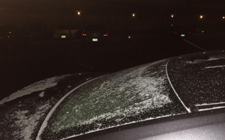 San Angelo received a dusting of snow at 6:30 p.m. this evening. (LIVE! Photo/John Basquez)