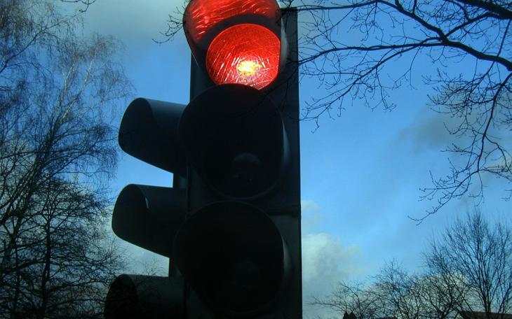 Traffic light (contributed, PixaBay.com)