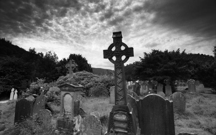 The Victorian cemetery. (Image/steampunkempire.com)