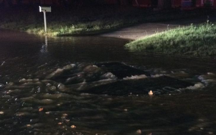 Water line break on Oxford Ave. in College Hills on Sept 21, 2014. (LIVE! Photo/John Basquez)