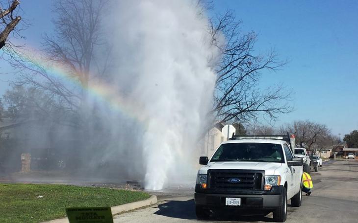 Water line break at Luna and Maryland. (Contributed Photo/Richard Lopez)