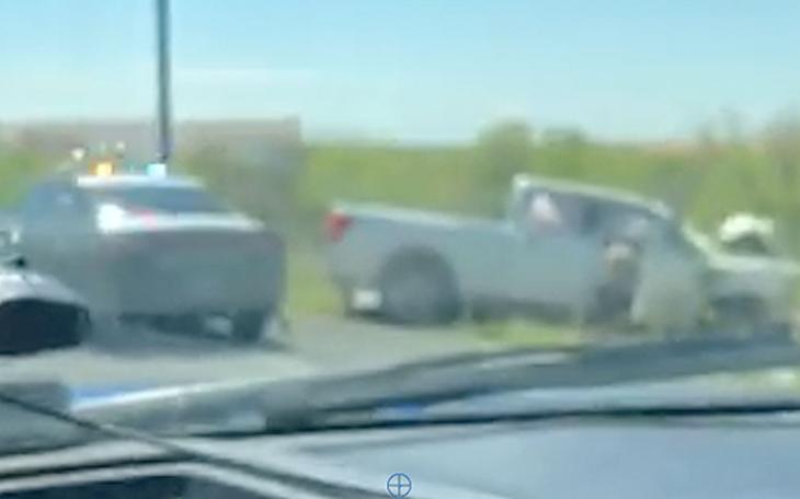 A screen shot from another video of the crash scene. (Contributed by a reader)