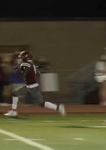 A&M Consolidated #4 Jaylon Walter runs from the 18 and carries the ball into the end zone for a touchdown. (LIVE! Photo/Video Capture)