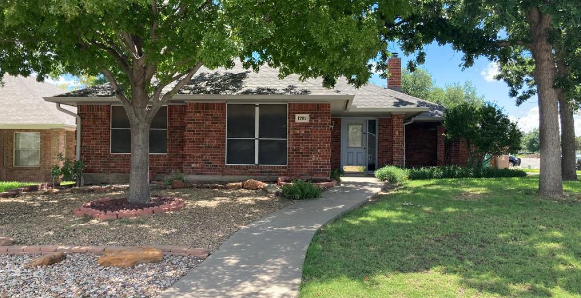 1202 Dorchester Dr, San Angelo, TX 76901