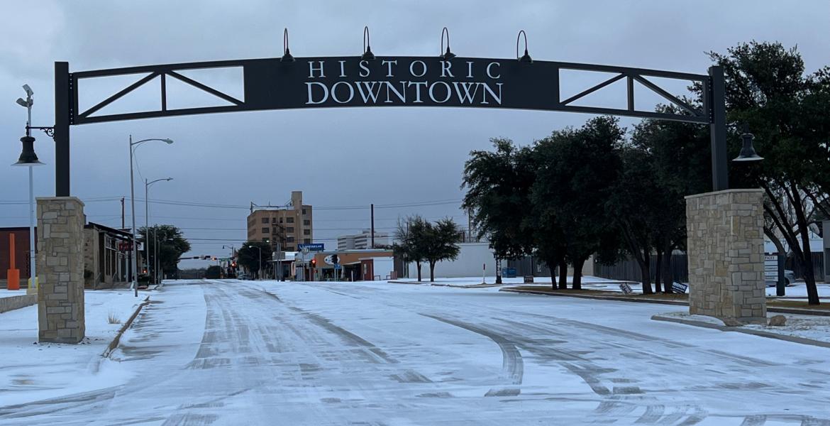 Snow in Historic Downtown San Angelo Feb. 2022 (LIVE! Photo/Yantis Green)