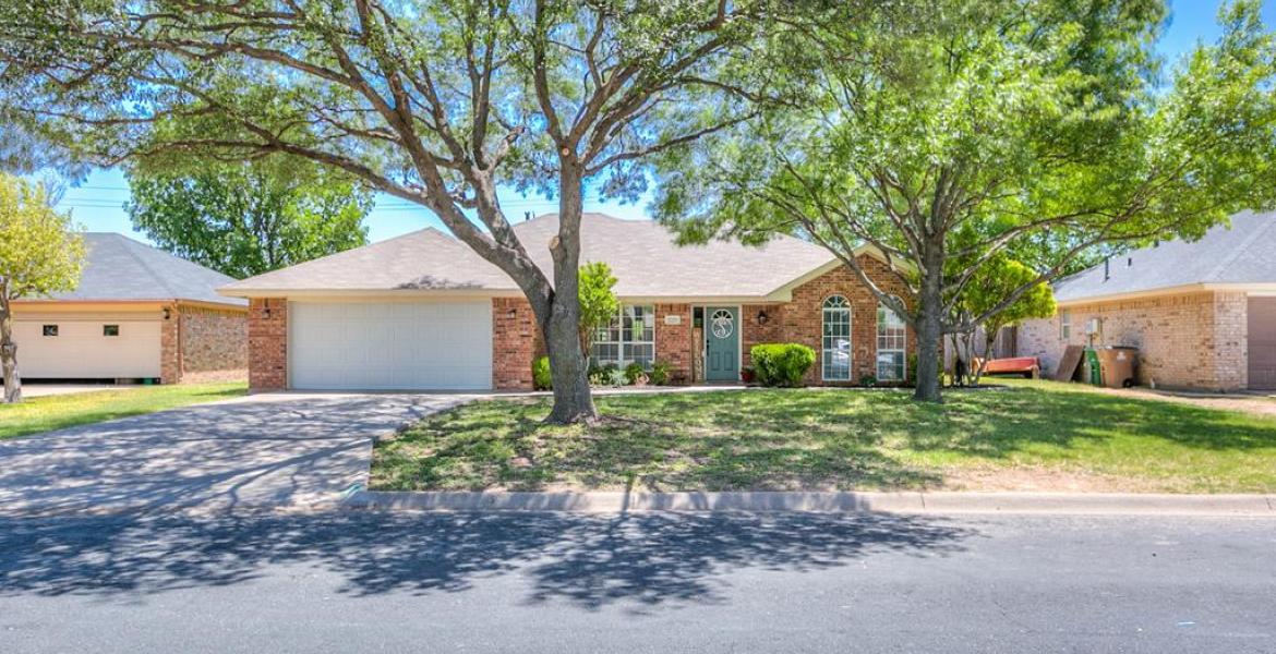 3229 Walnut Hill Dr, San Angelo, TX 76904