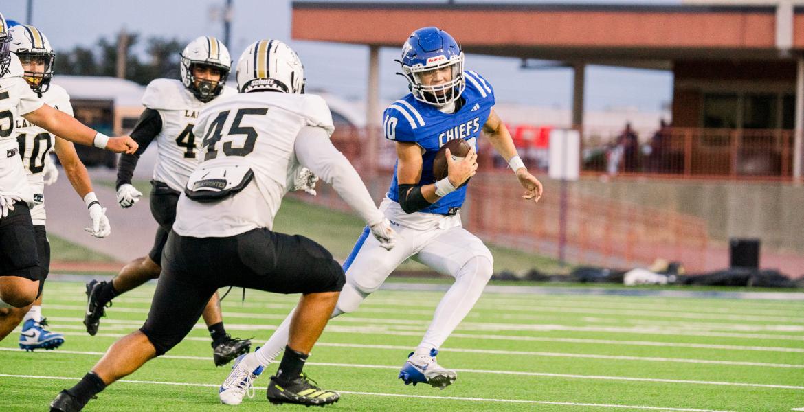 Lake View's Chris Alvizo evades a tackle against Lamesa on Friday, Sept. 13, 2024, at San Angelo Stadium.