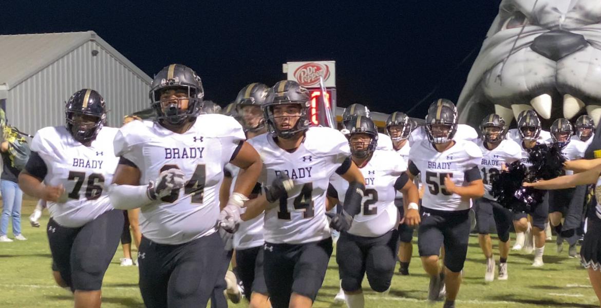 The Brady Bulldogs take the field after halftime! (LIVE! Photo) The Brady Bulldogs take the field after halftime! (LIVE! Photo)