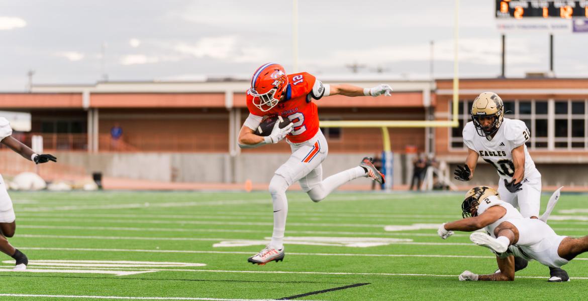 Central's Colton Hill makes a catch against Abilene High on Friday, Aug. 30, 2024, at San Angelo Stadium.