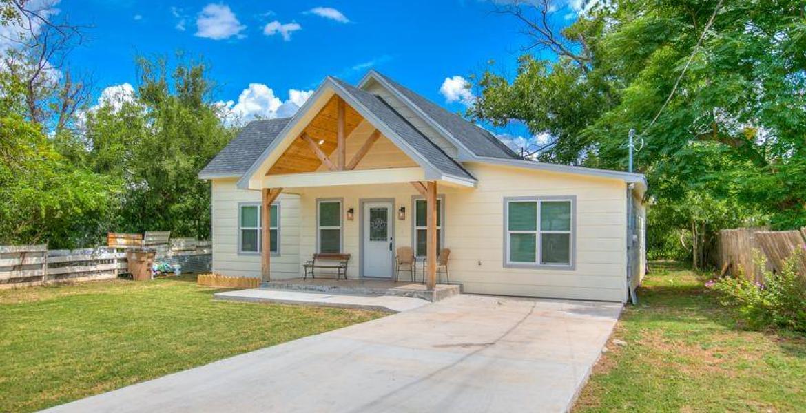 105 W 32nd St San Angelo, TX 76903 105 W 32nd St San Angelo, TX 76903